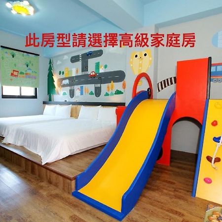 達樂斯電梯民宿dollars Bnb Taitung Bagian luar foto