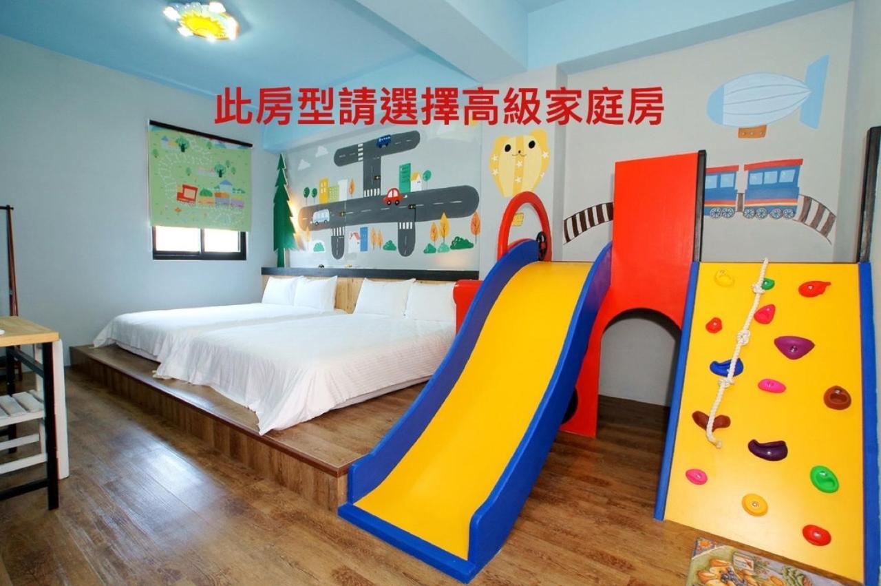 達樂斯電梯民宿dollars Bnb Taitung Bagian luar foto