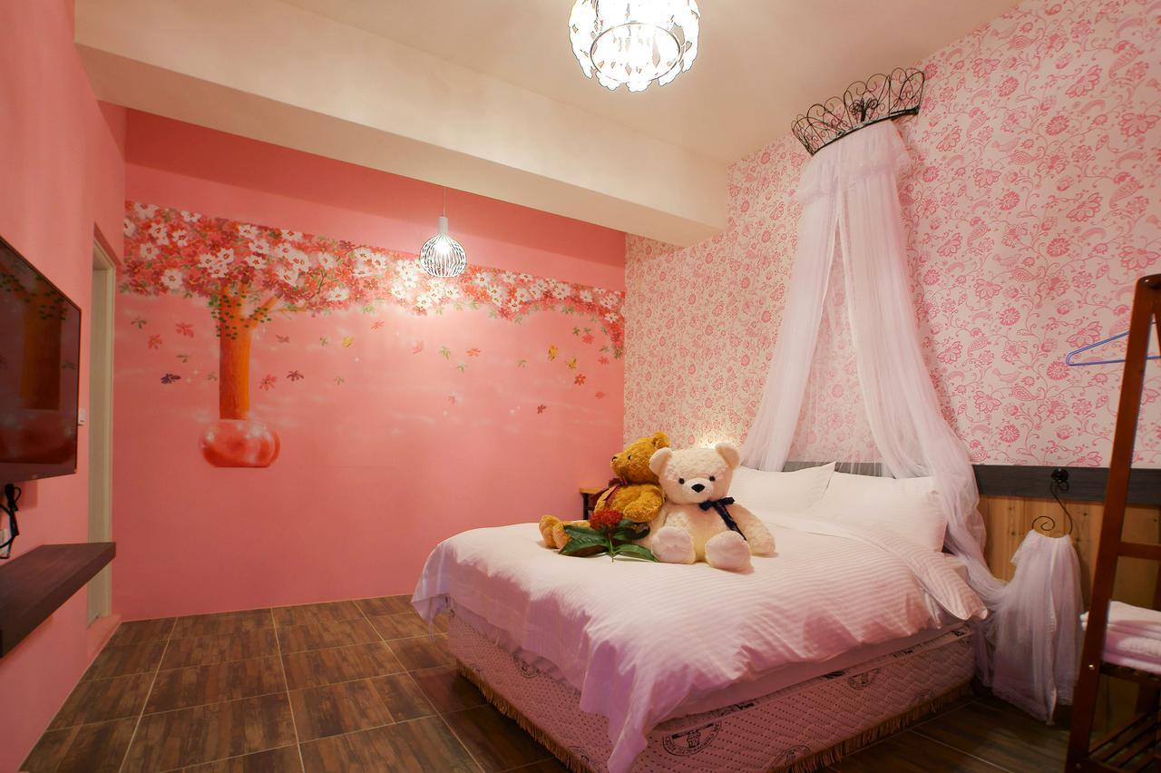 達樂斯電梯民宿dollars Bnb Taitung Bagian luar foto