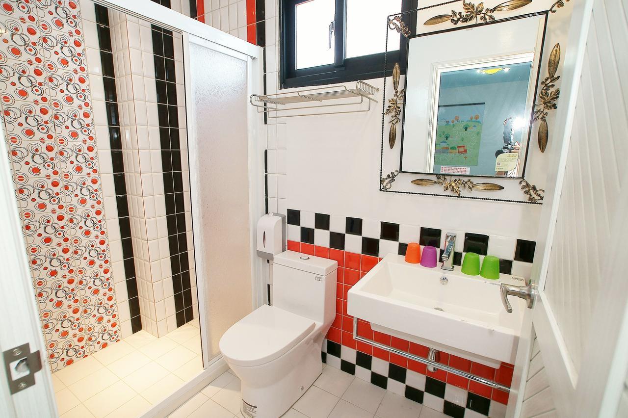達樂斯電梯民宿dollars Bnb Taitung Bagian luar foto